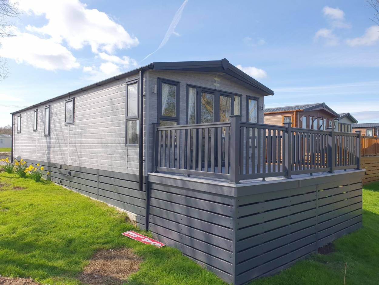 2 bedroom Lodge For Sale