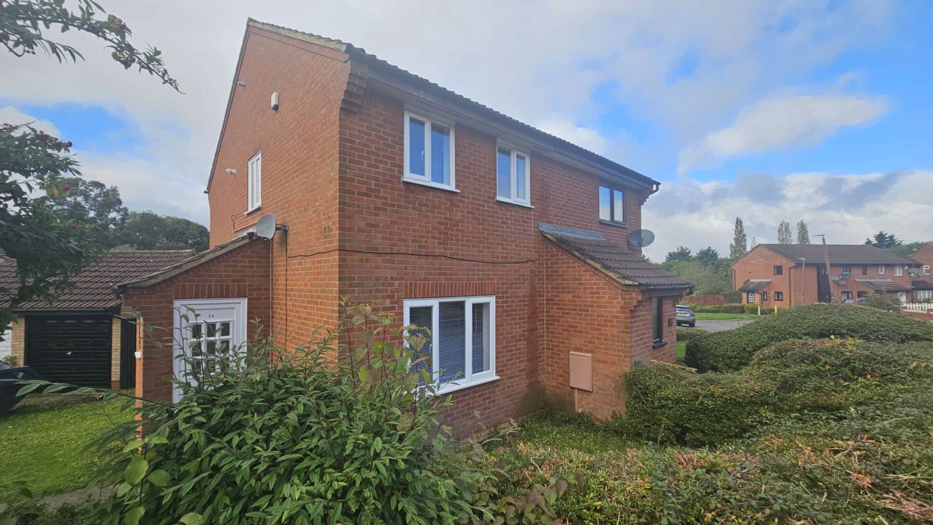 2 bedroom Semi-detached house Let