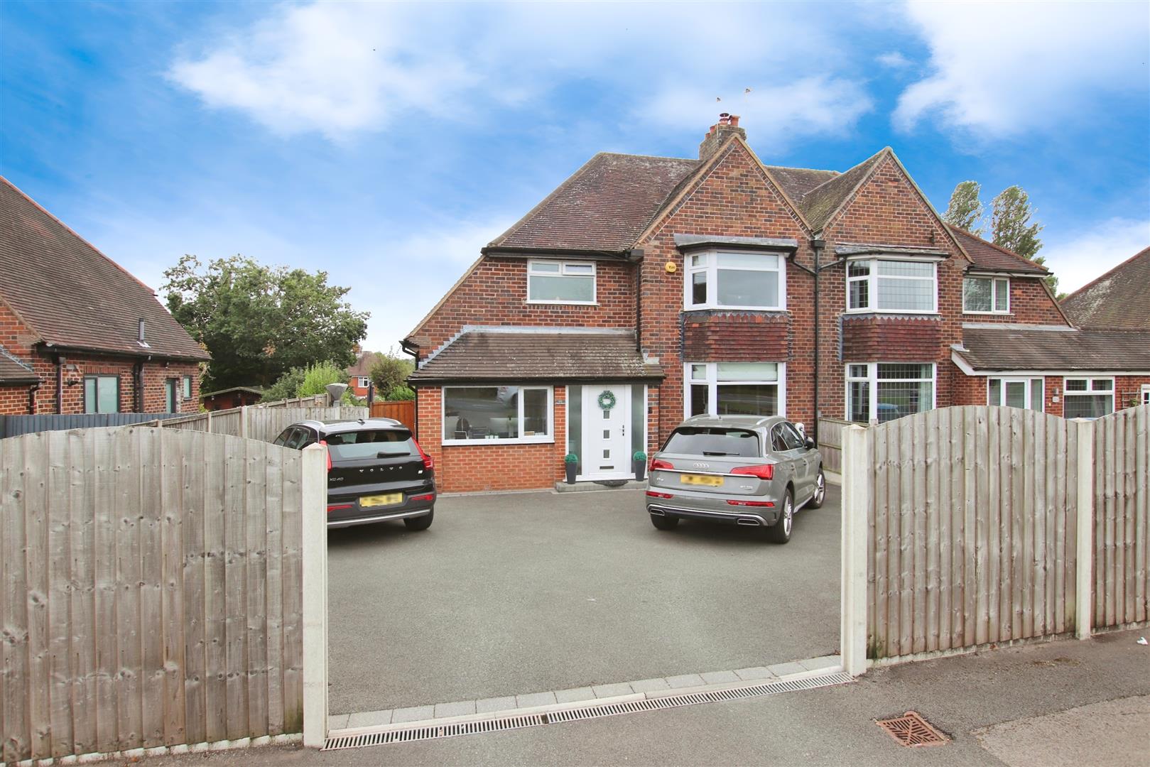 3 bedroom Semi-detached house SSTC