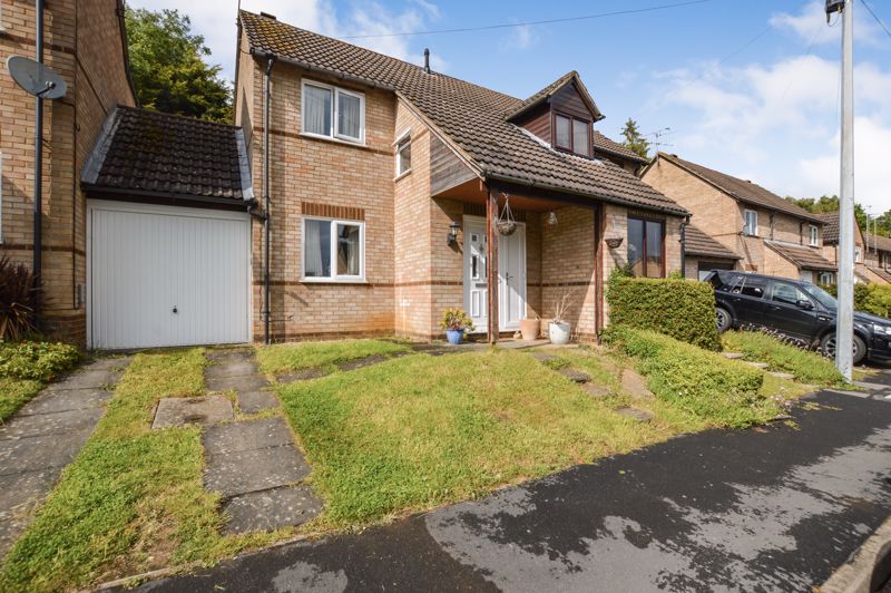 3 bedroom Semi-detached house Let