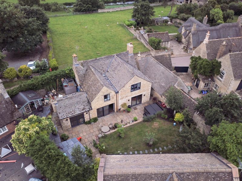 5 bedroom Detached house Sold
