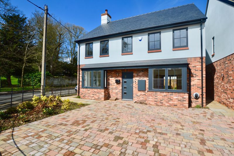 4 bedroom Detached house Sold