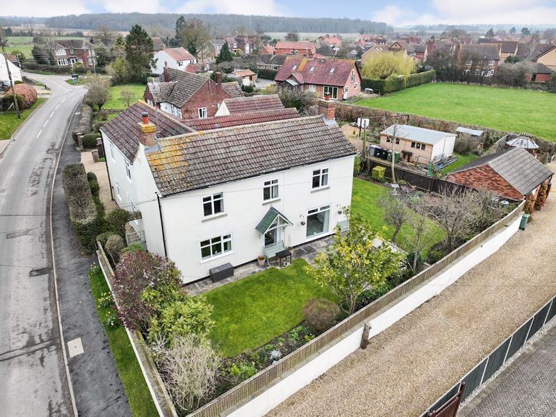 4 bedroom Detached house Sold
