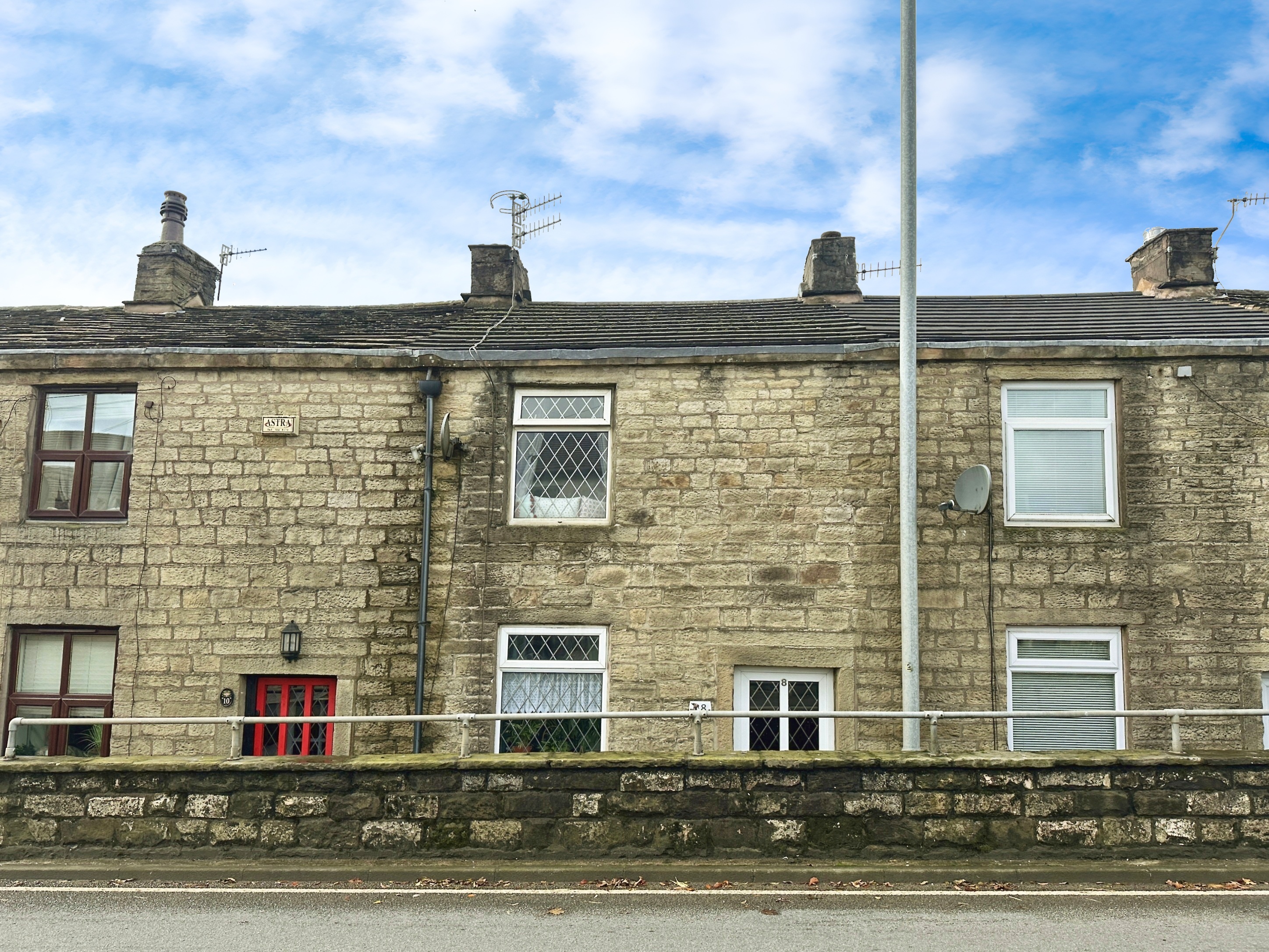 2 bedroom House (unspecified) For Sale