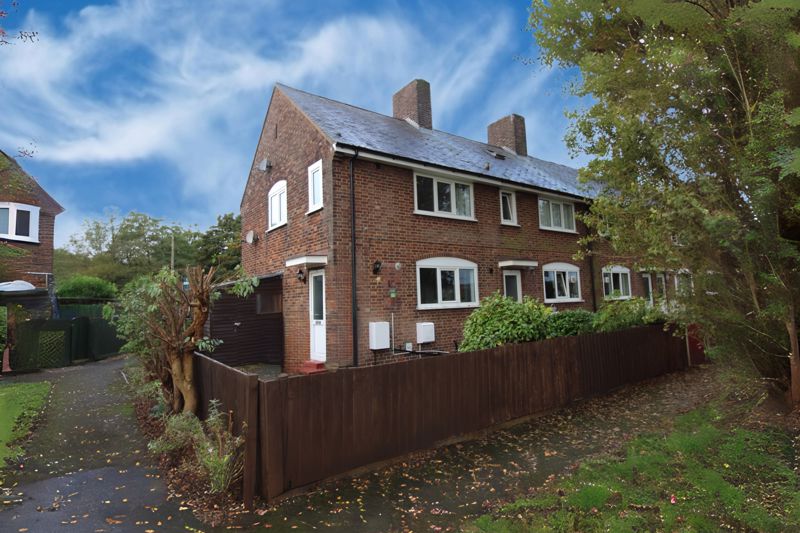2 bedroom Detached house For Sale