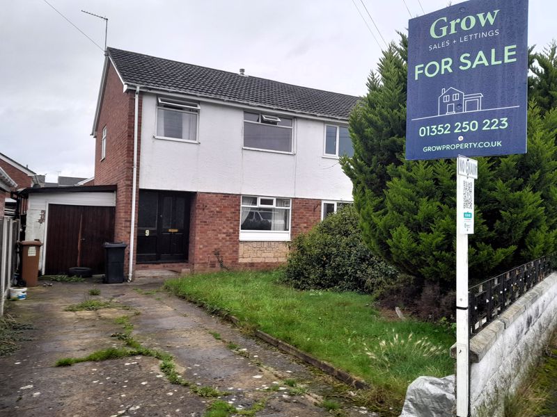 3 bedroom Semi-detached house For Sale