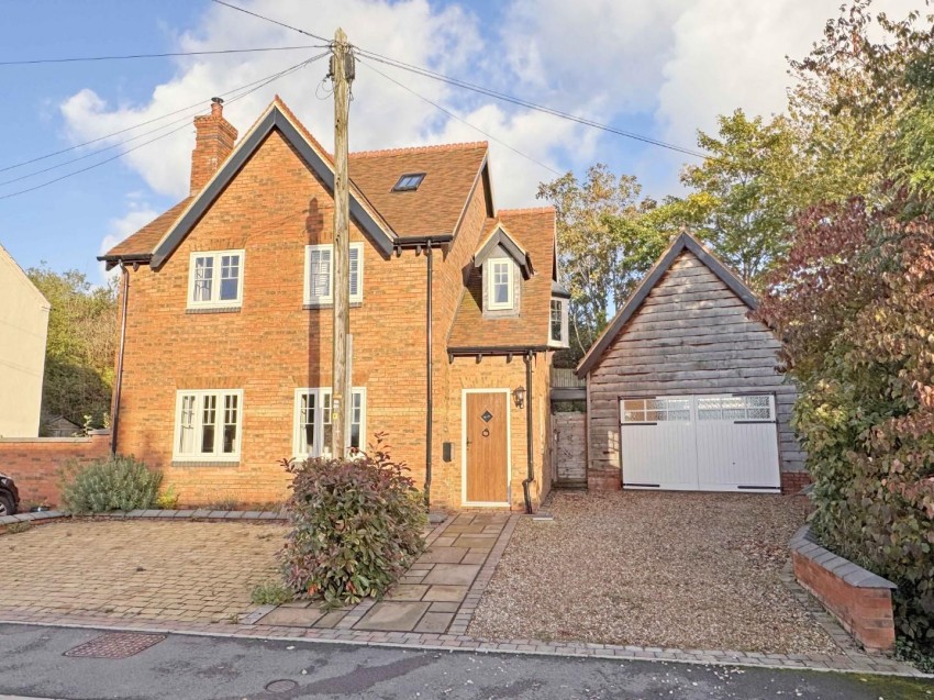 3 bedroom Property Let