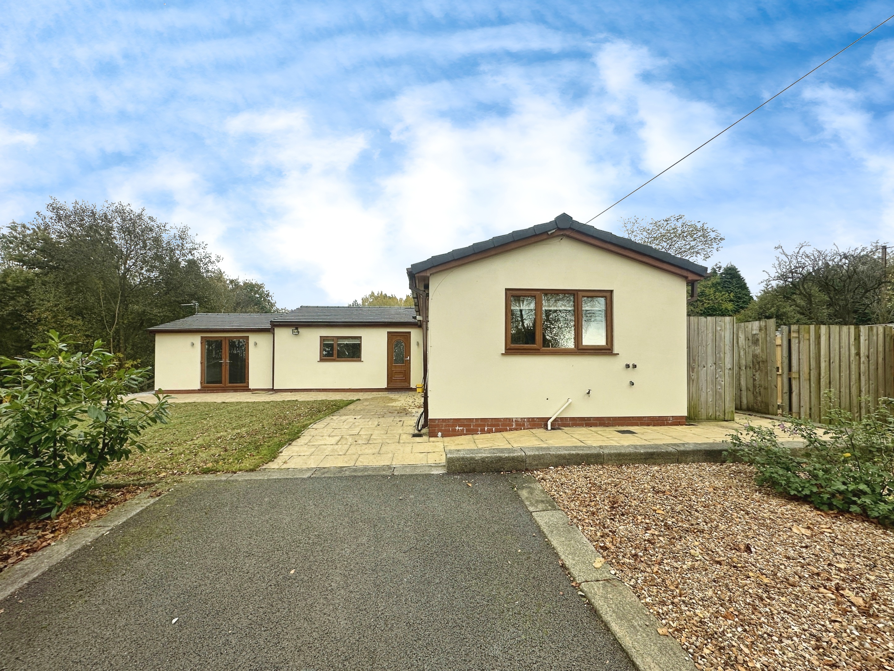 3 bedroom Bungalow For Sale