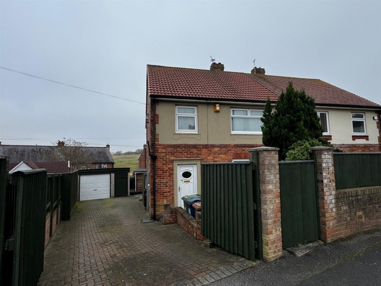 3 bedroom Semi-detached house SSTC