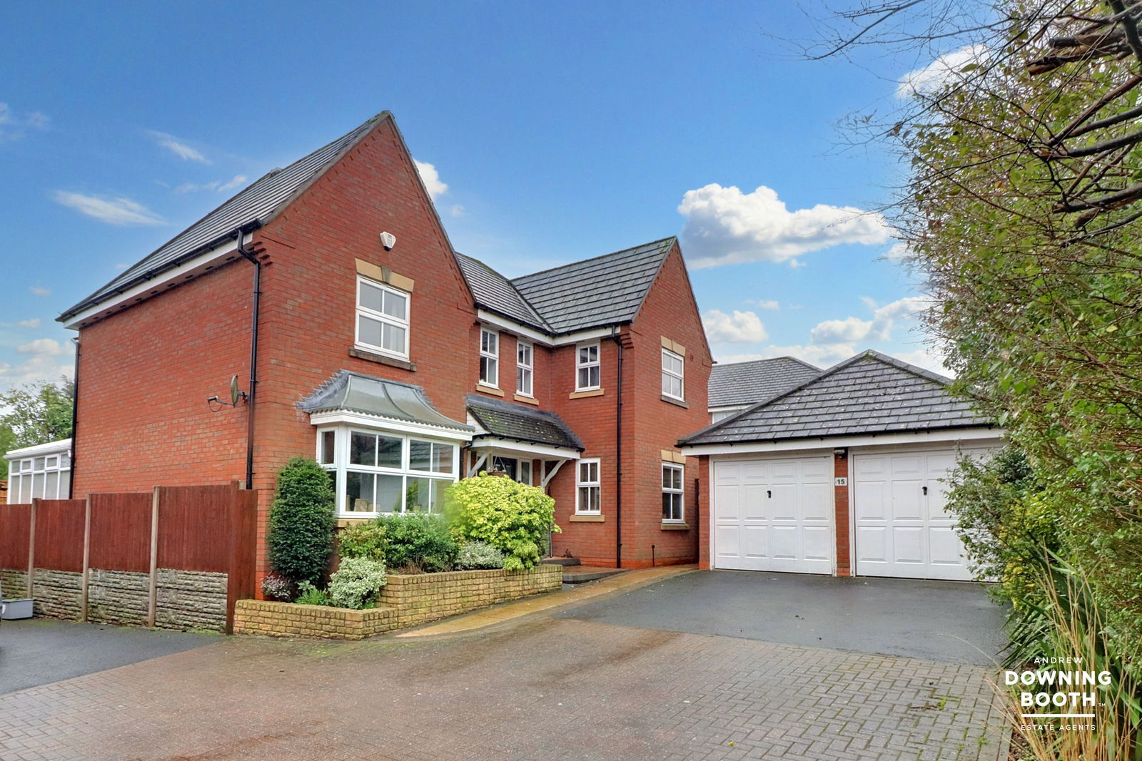 4 bedroom Detached house SSTC