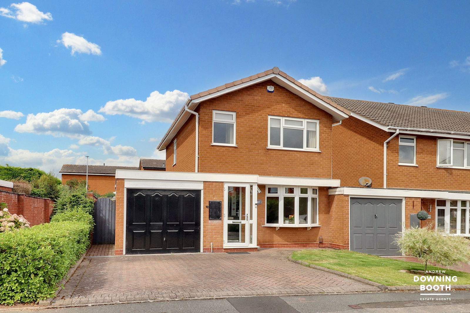 3 bedroom Detached house SSTC
