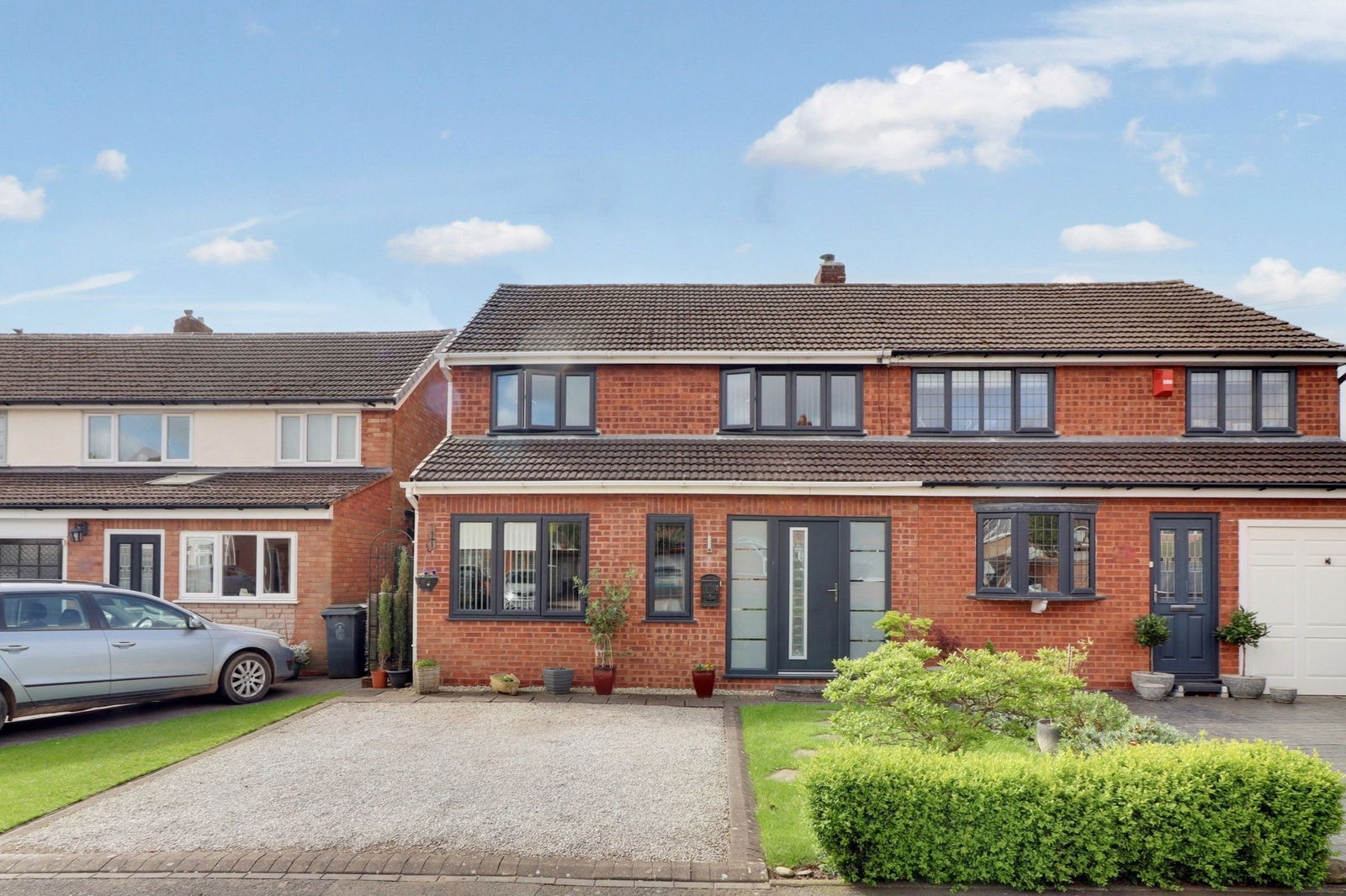 3 bedroom Semi-detached house SSTC