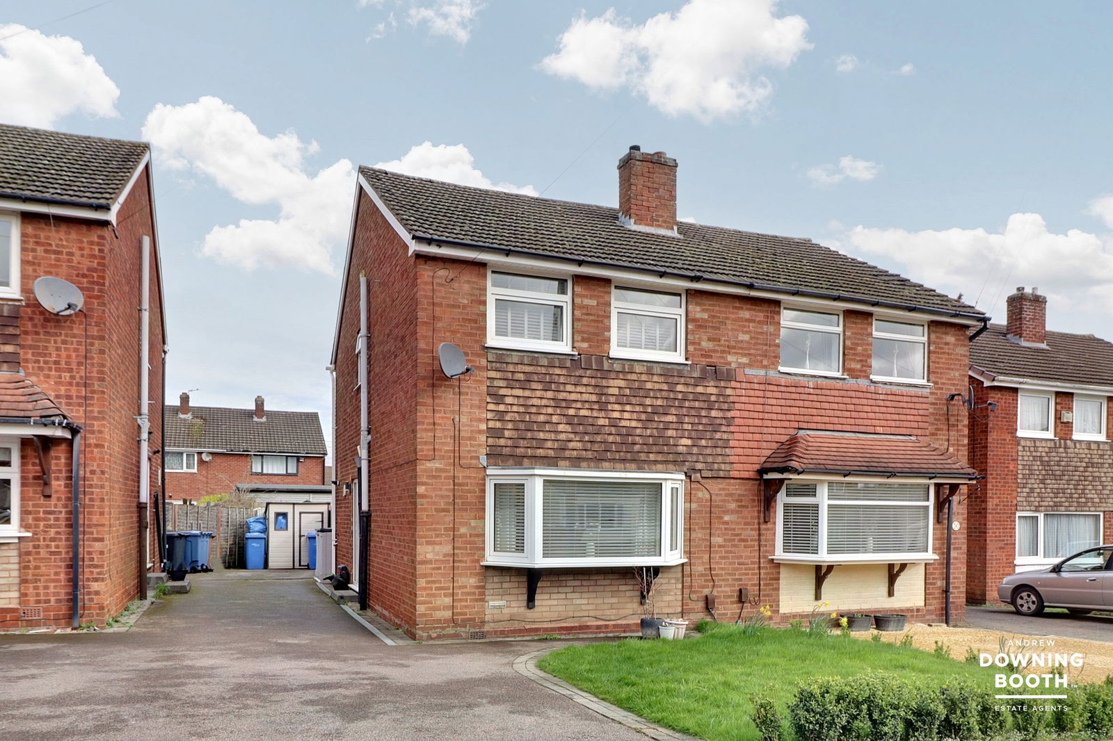 3 bedroom Semi-detached house SSTC