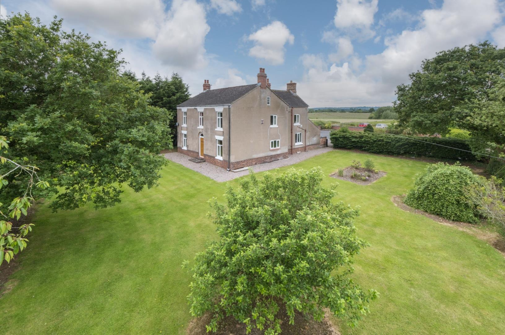 5 bedroom Semi-detached house Sold