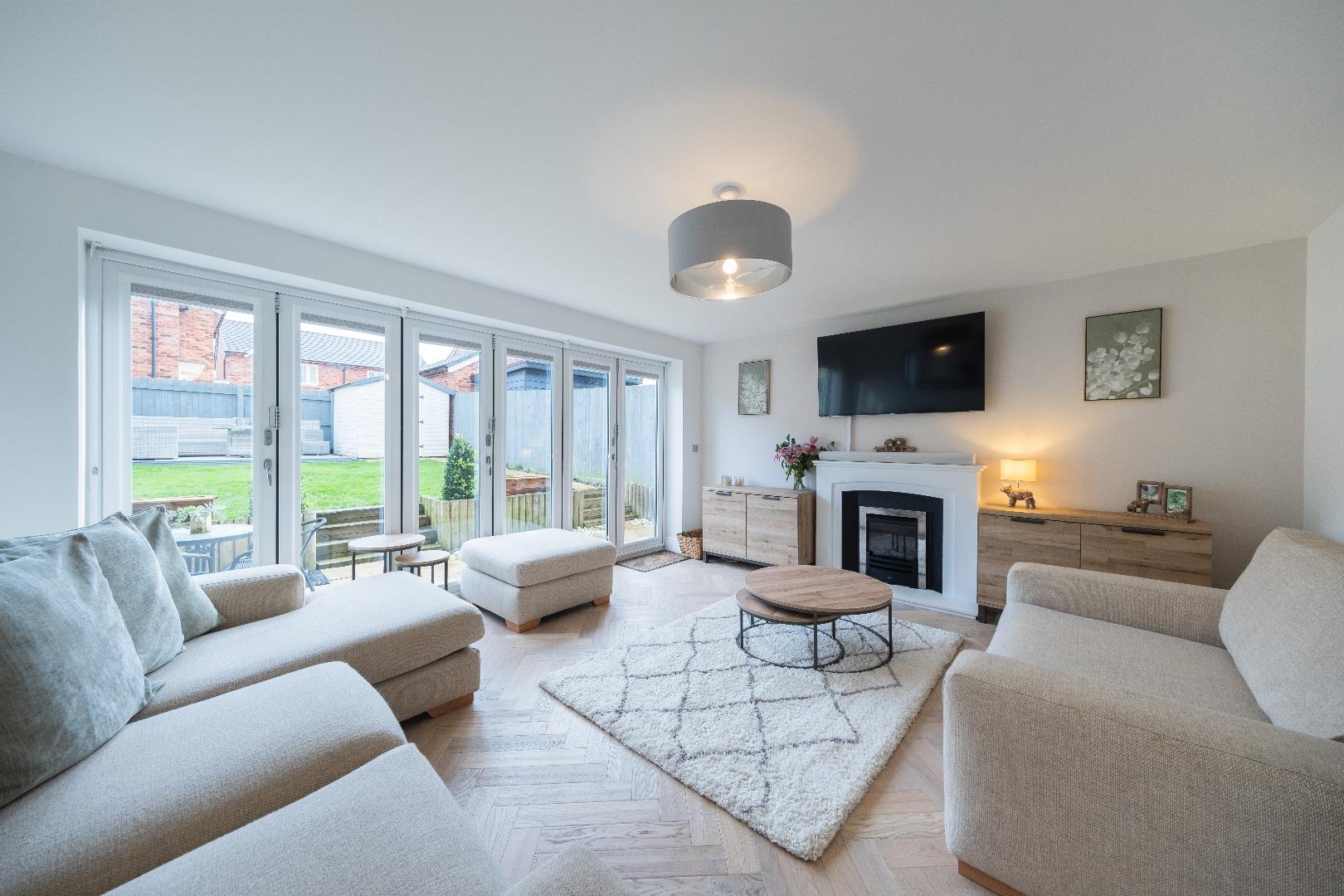 4 bedroom Semi-detached house Sold