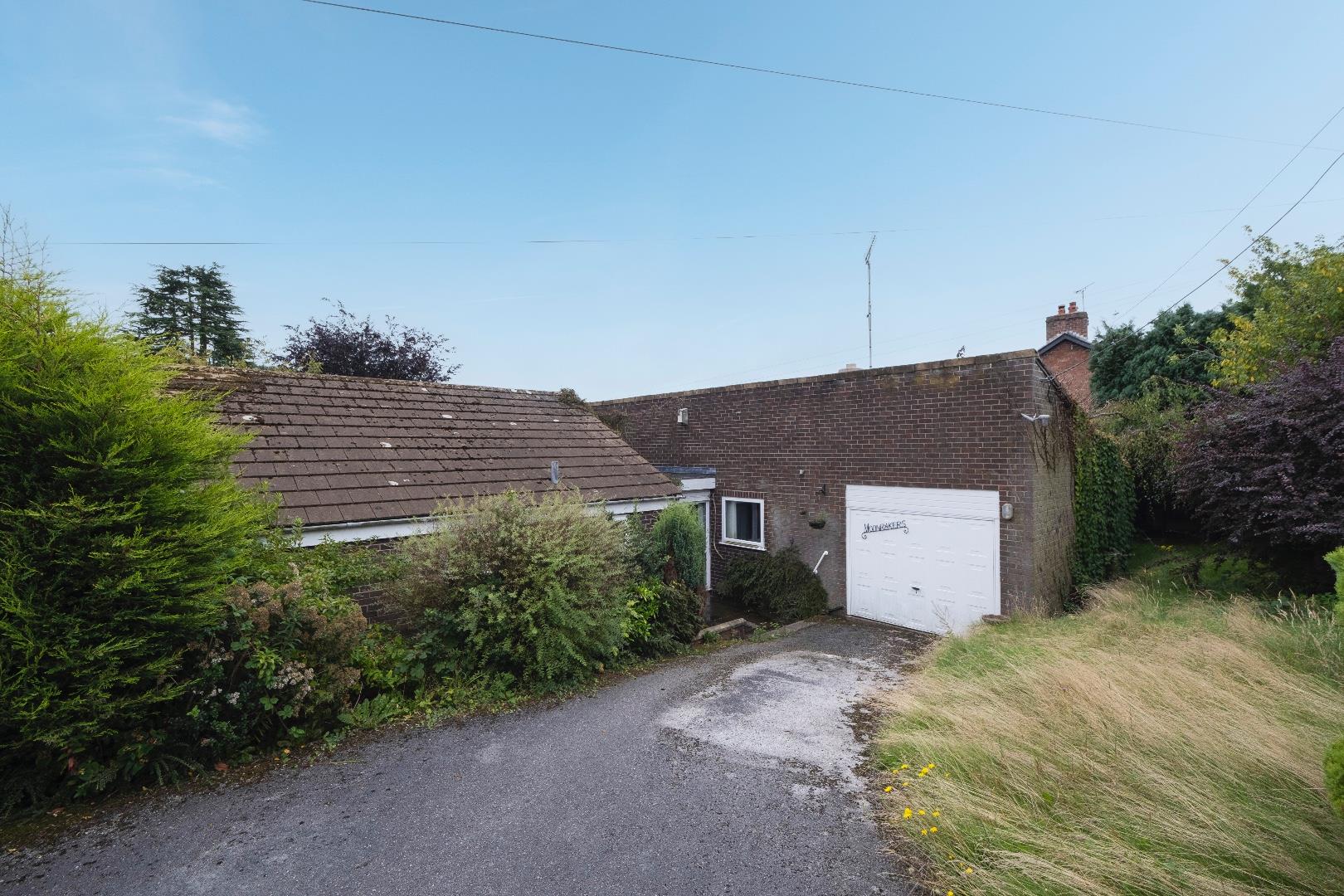 3 bedroom Semi-detached house Sold