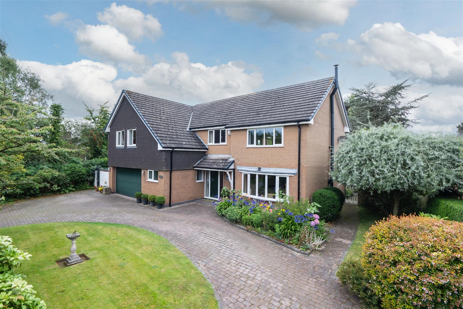 5 bedroom Detached house Sold