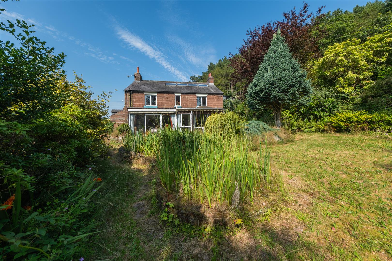 4 bedroom Semi-detached house Sold