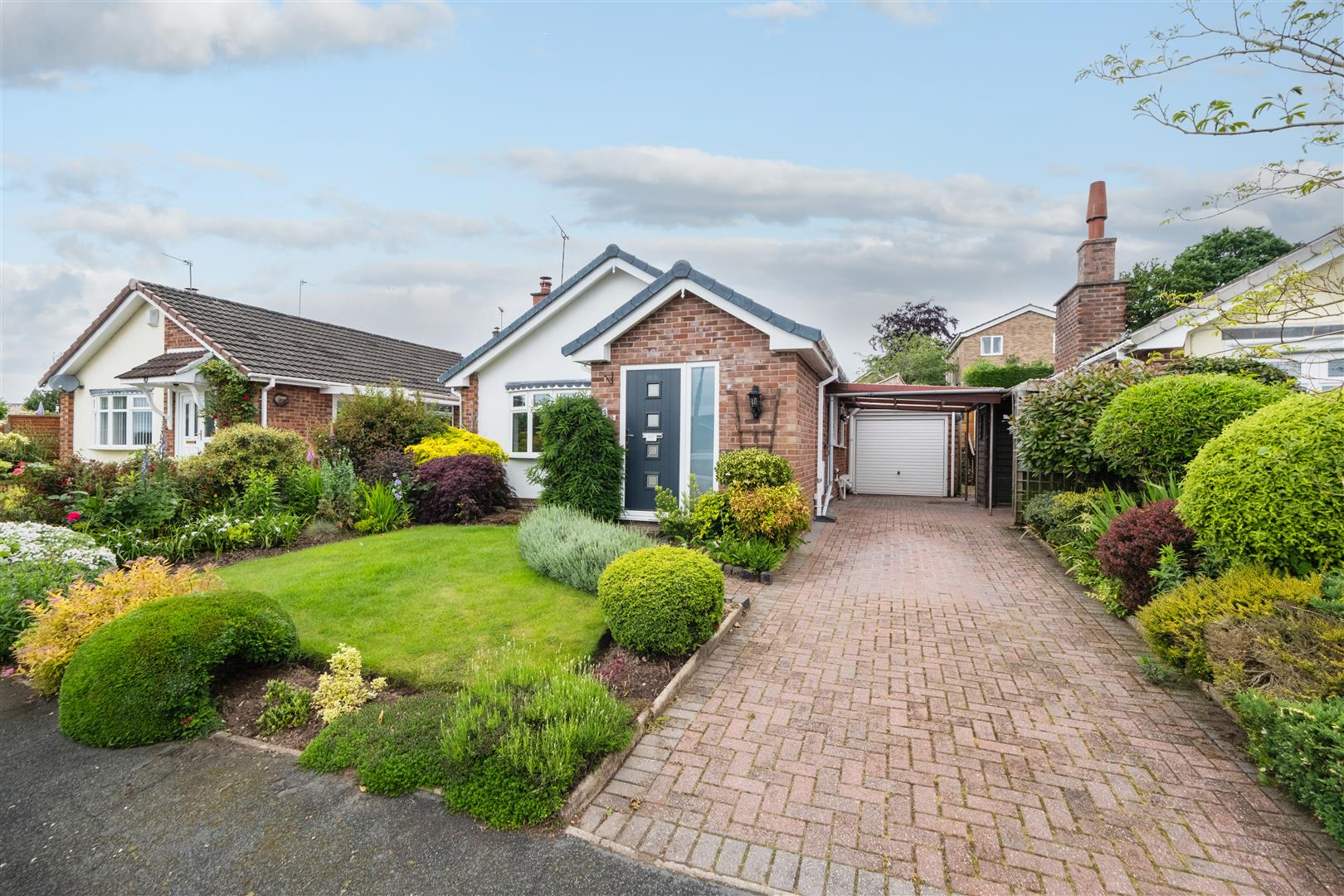3 bedroom Semi-detached house Sold