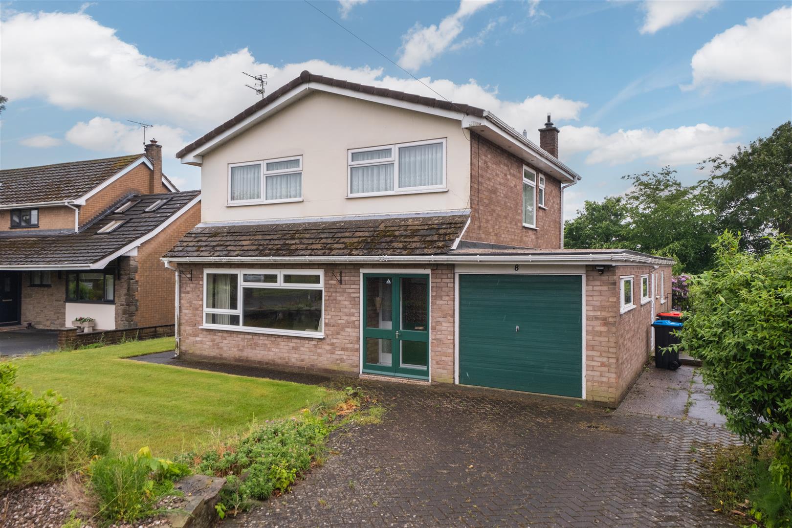 3 bedroom Semi-detached house Sold