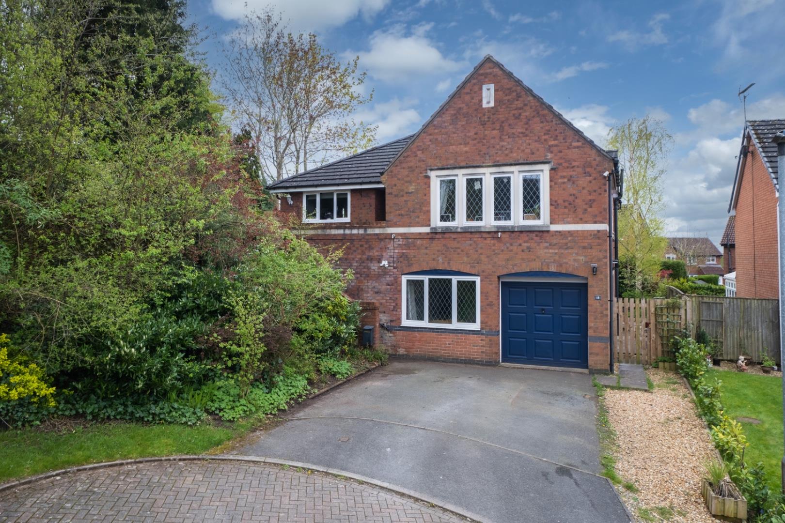 4 bedroom Semi-detached house Sold