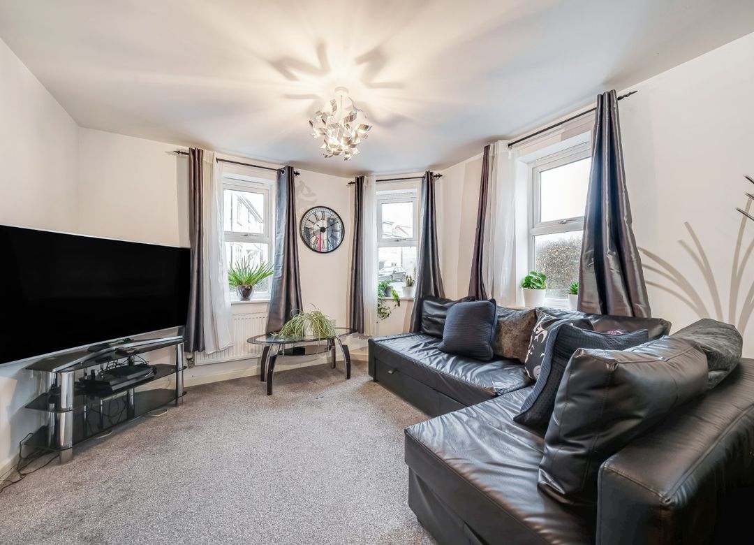 1 bedroom Apartment For Sale