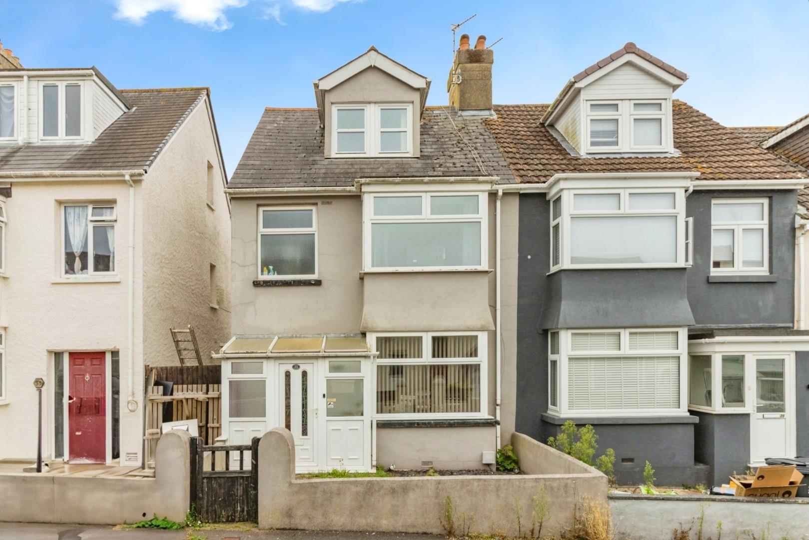 4 bedroom Semi-detached house SSTC
