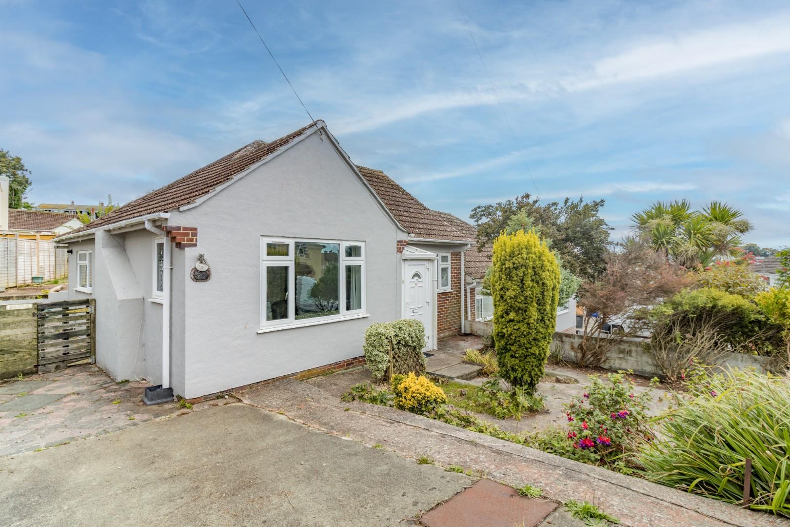 2 bedroom Semi-detached house SSTC