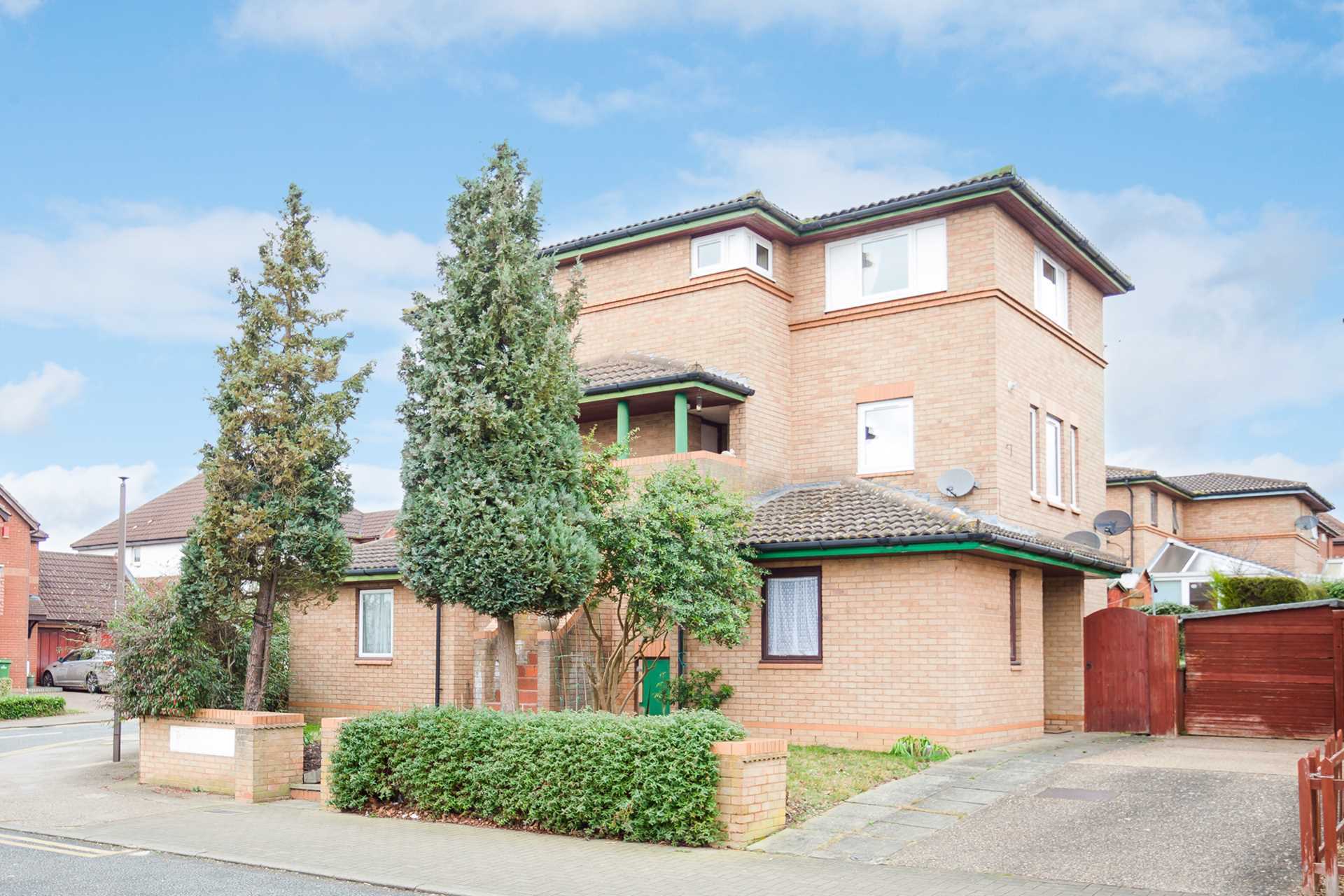 2 bedroom Apartment To Let