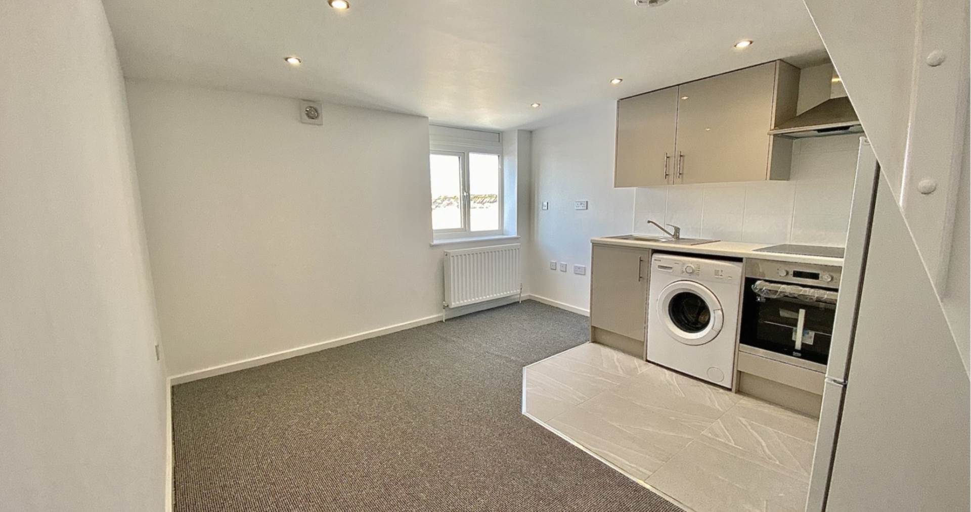 1 bedroom Apartment Let