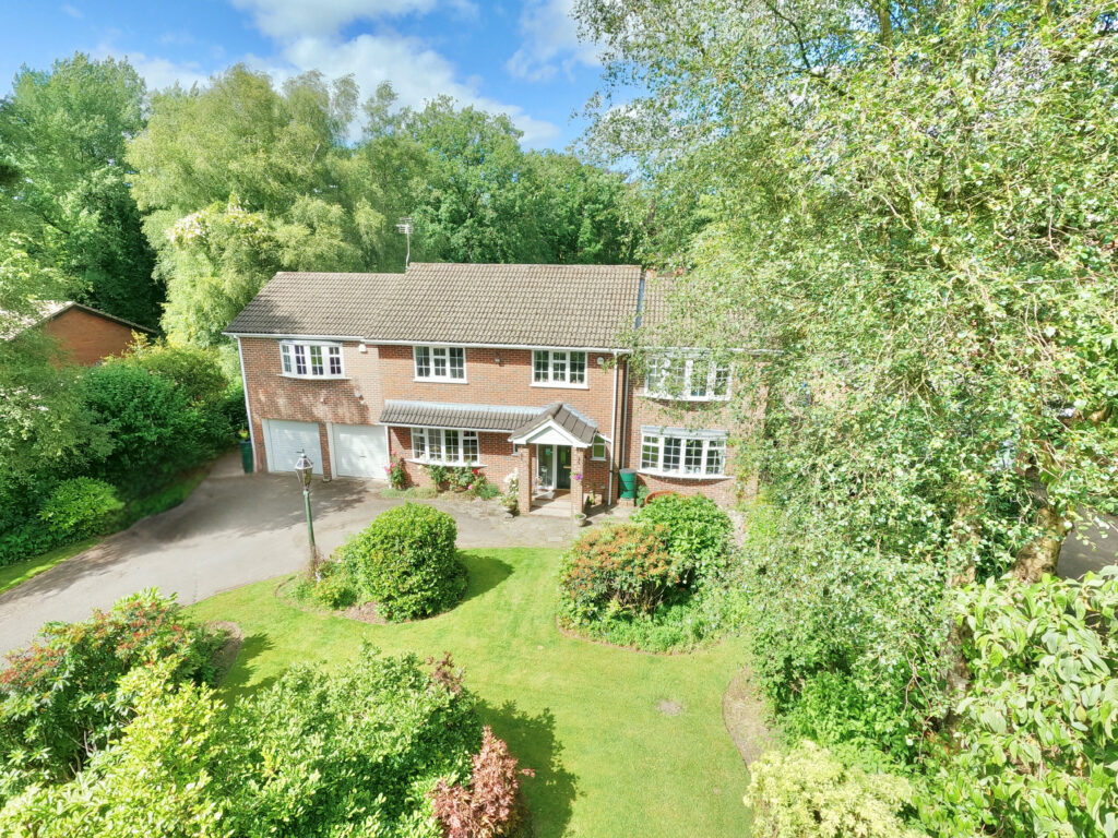 5 bedroom Detached house Sold