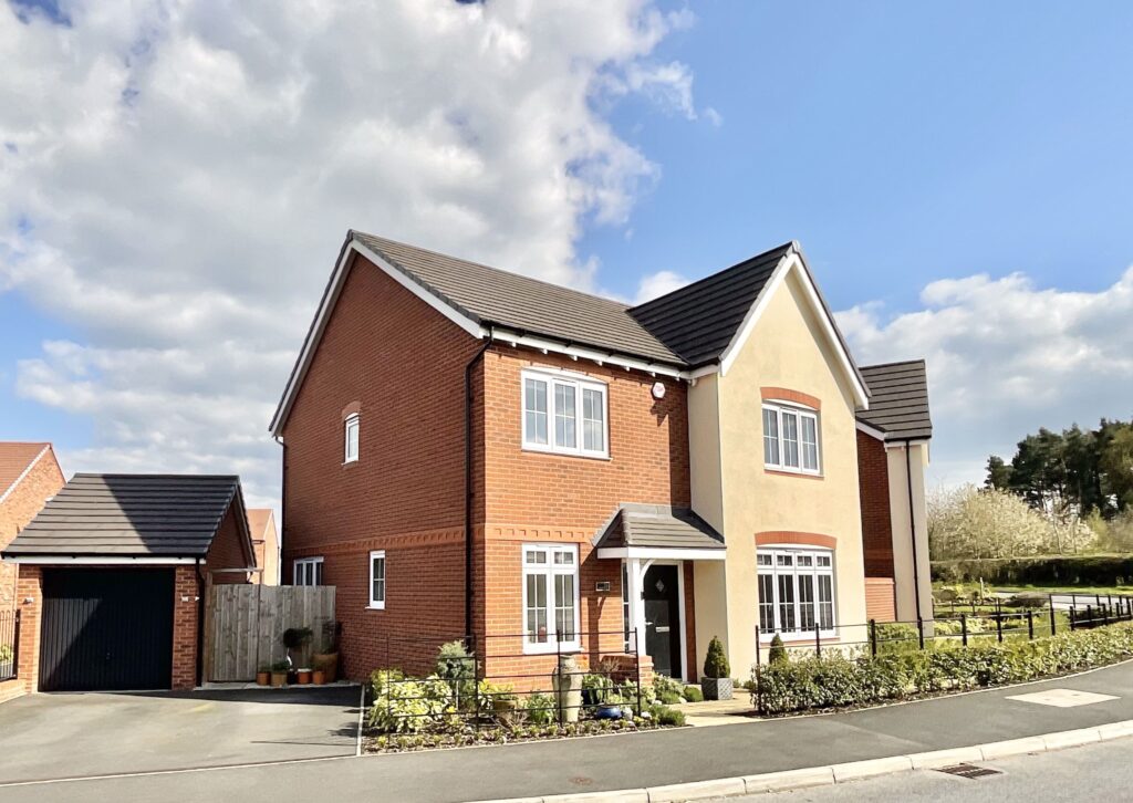 4 bedroom Detached house Sold