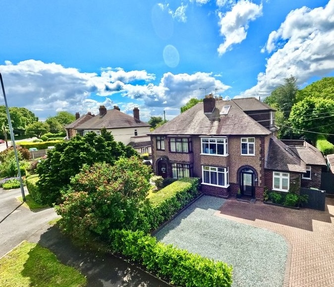 4 bedroom Semi-detached house Sold