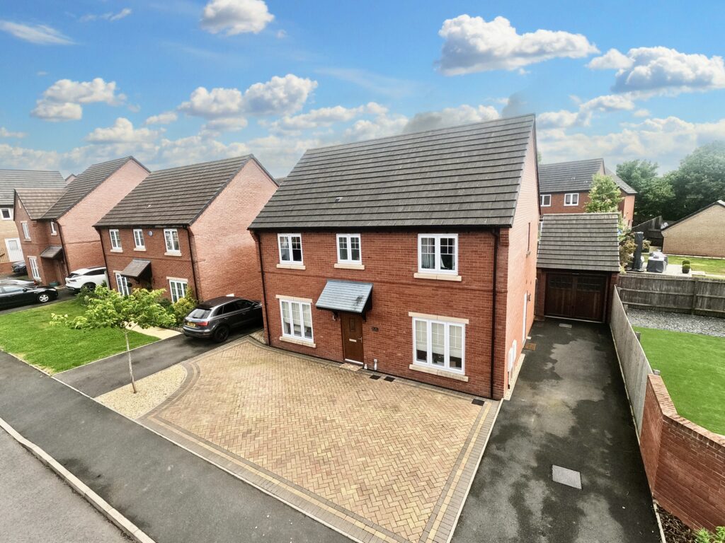 4 bedroom Detached house Sold