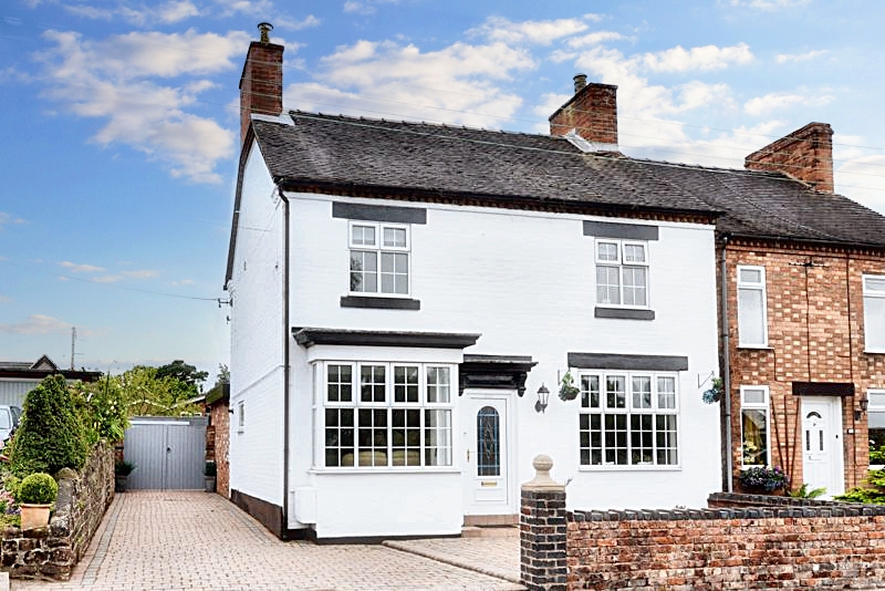 4 bedroom Semi-detached house Sold
