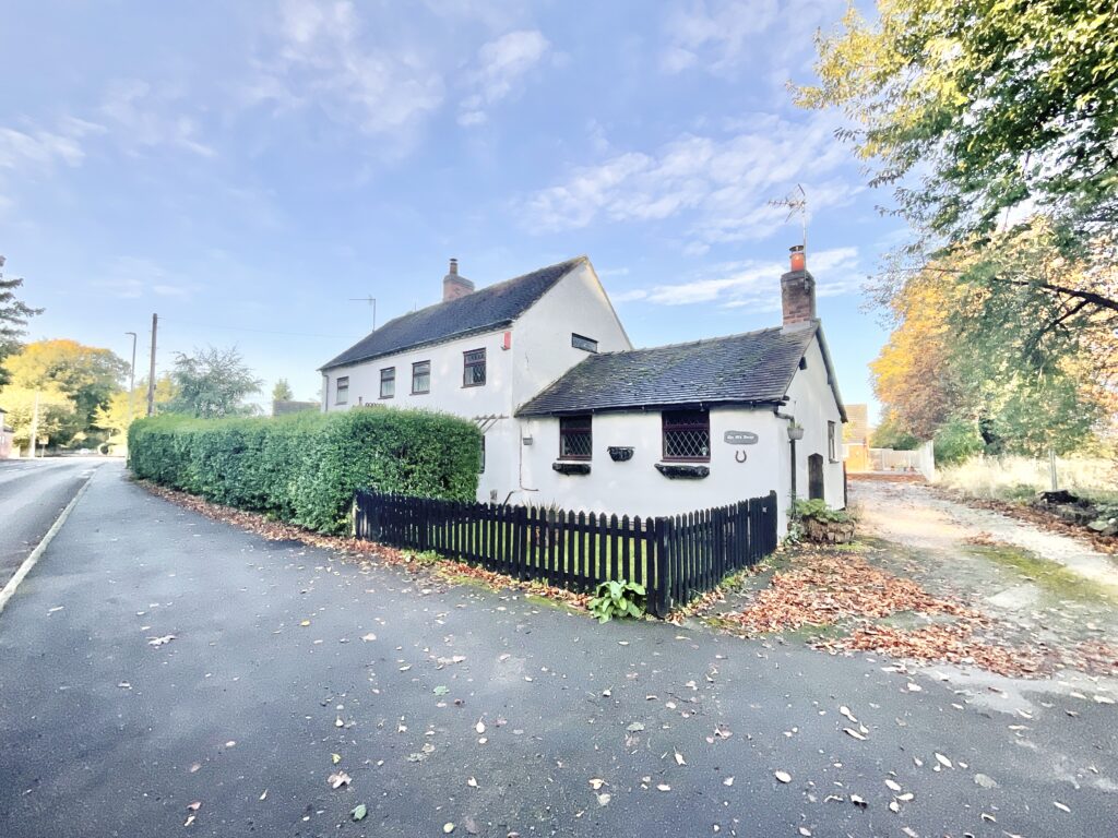 3 bedroom Cottage For Sale