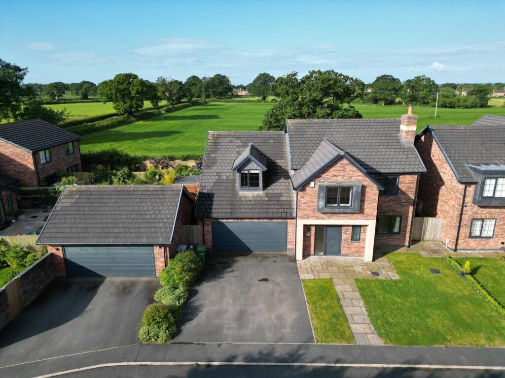 4 bedroom Detached house Sold
