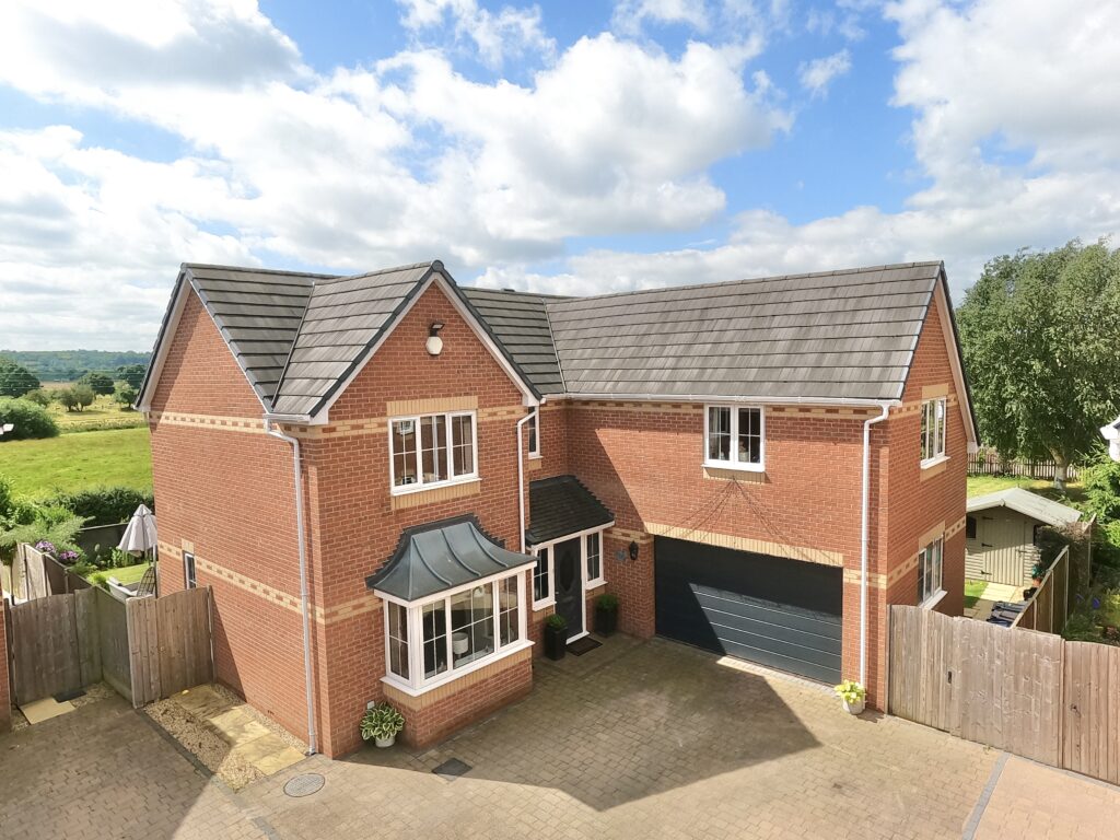 5 bedroom Detached house Sold