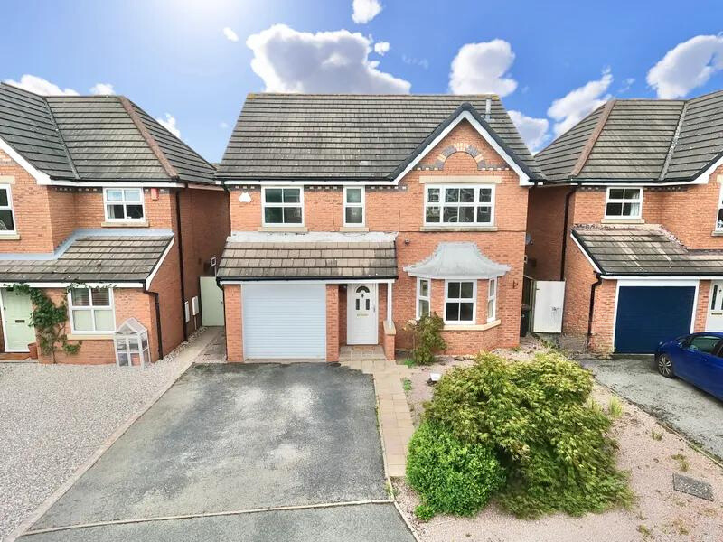 4 bedroom Detached house SSTC