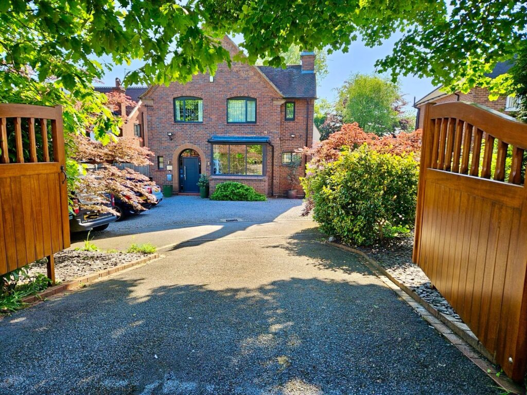 3 bedroom Detached house Sold