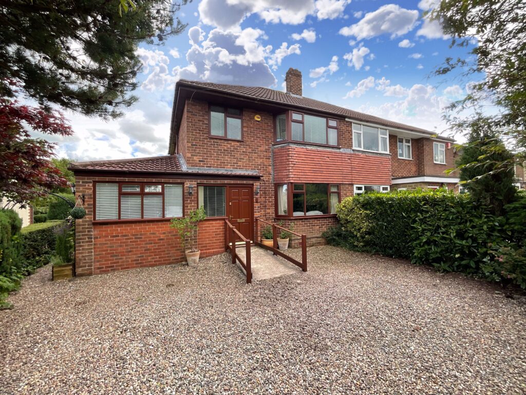 4 bedroom Semi-detached house Sold