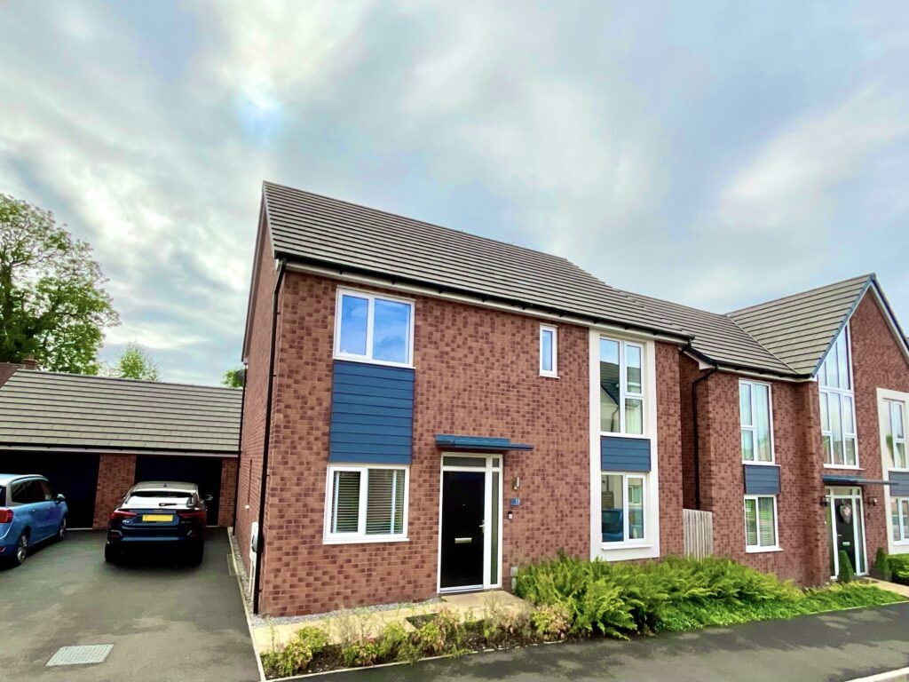 4 bedroom Detached house Sold