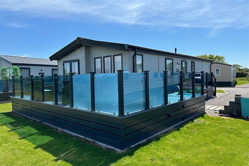 3 bedroom Lodge For Sale