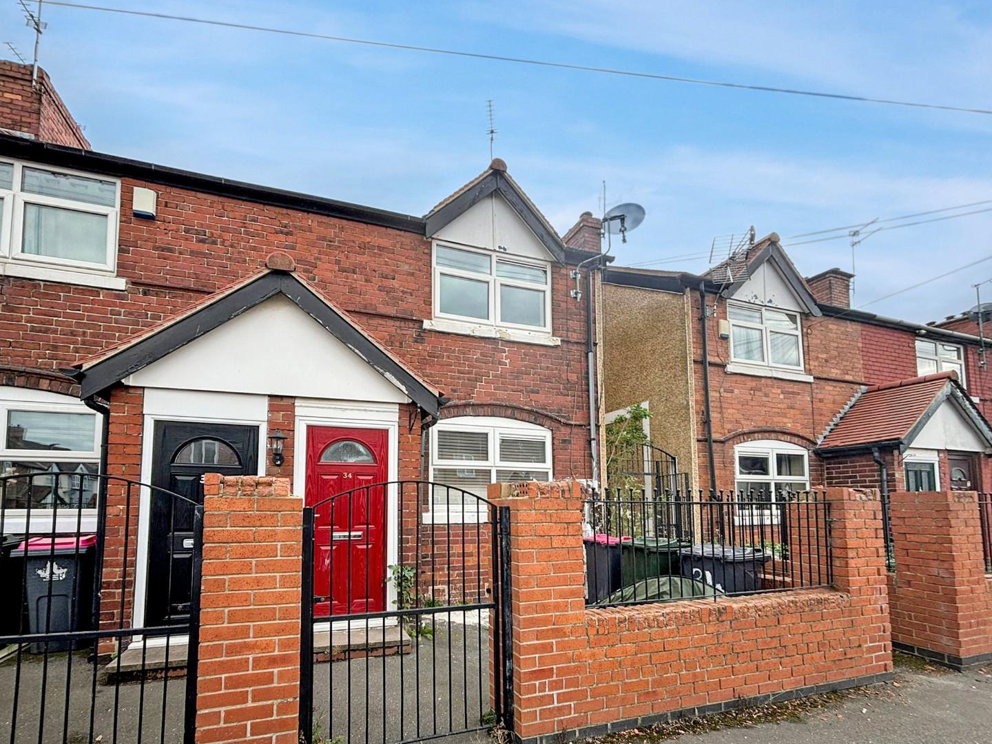 2 bedroom Terraced House SSTC