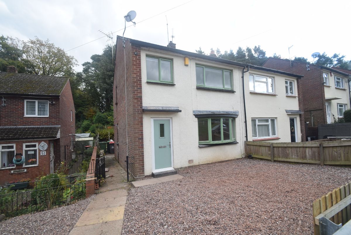 3 bedroom Semi-detached house To Let