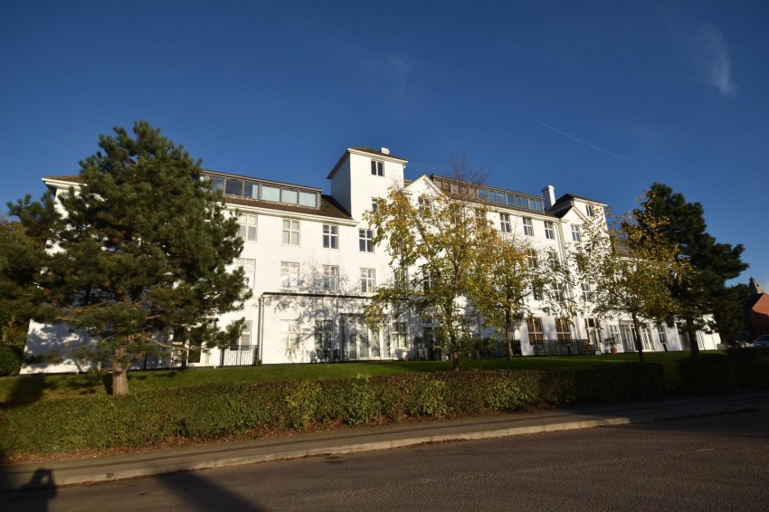 1 bedroom Apartment Let