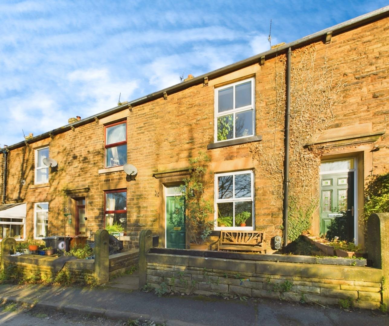 2 bedroom Terraced House SSTC