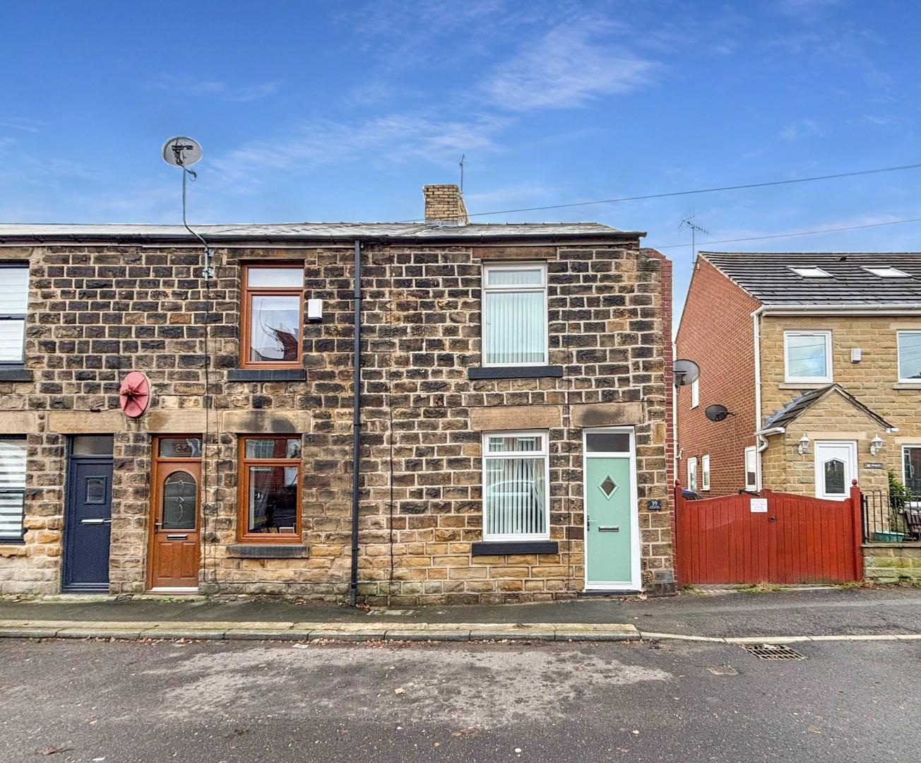 2 bedroom Terraced House SSTC