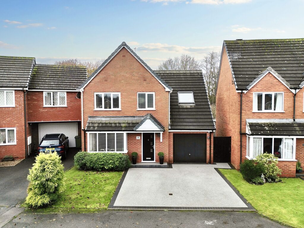 3 bedroom Detached house SSTC