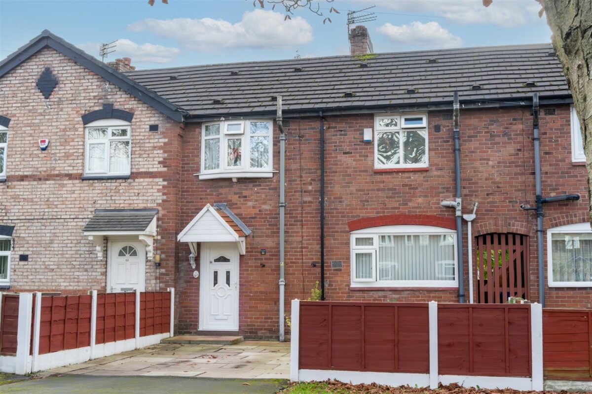 3 bedroom Terraced House SSTC